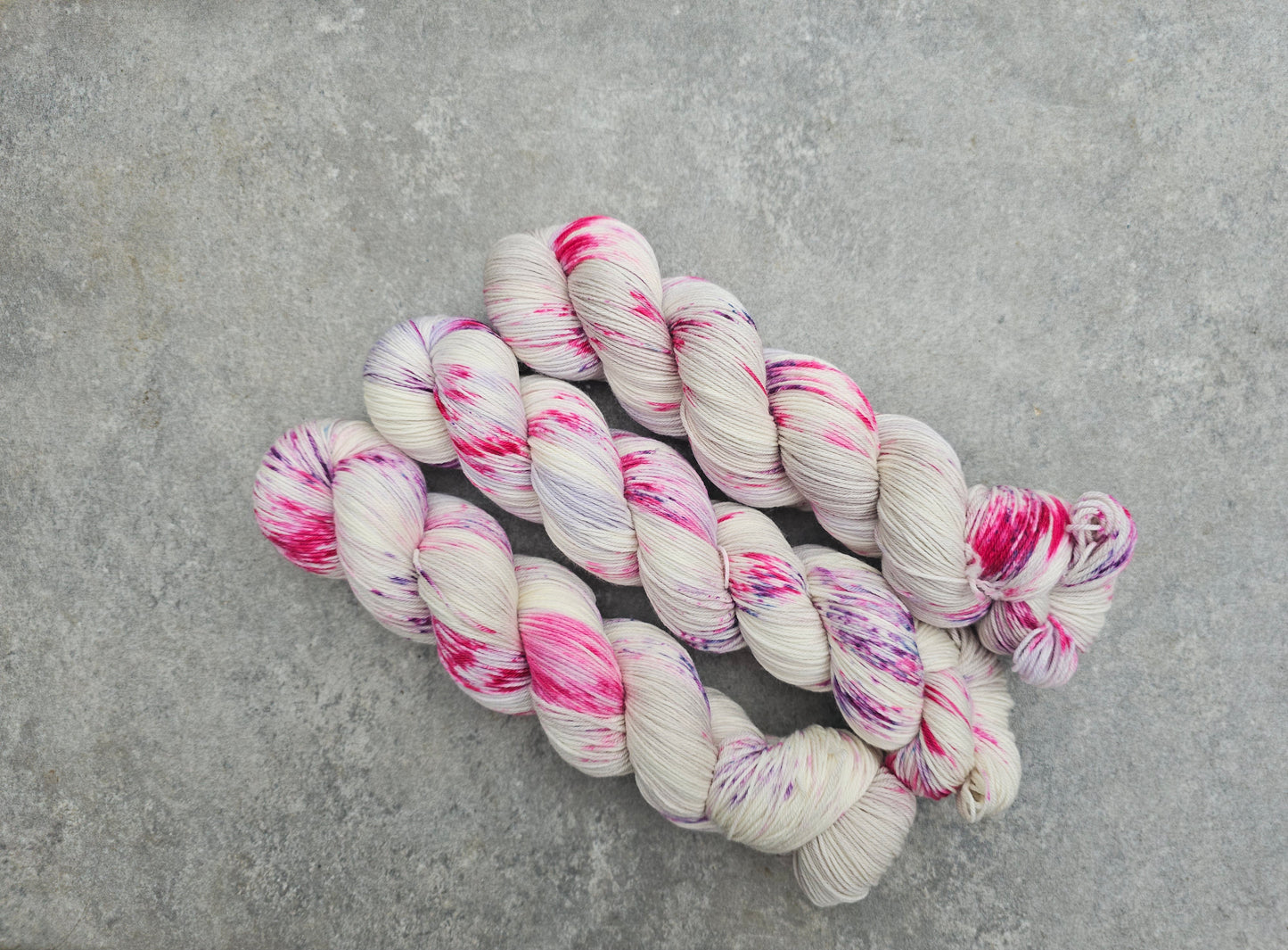 Sock 100g, handgefärbt, Winterberry