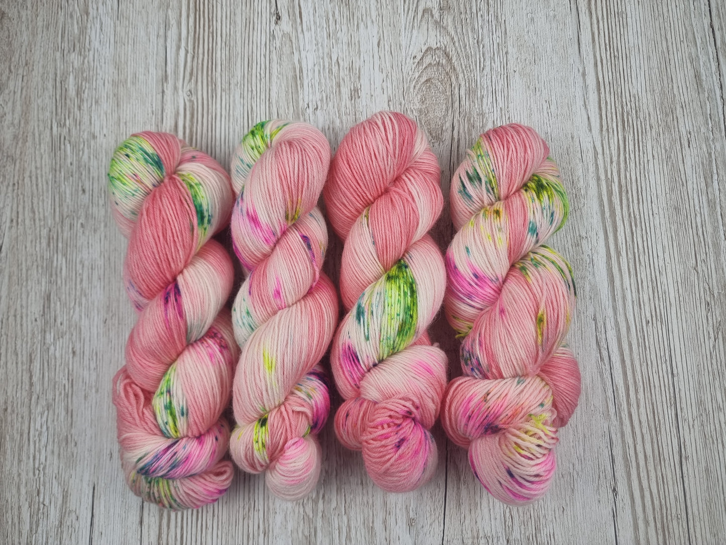 6 fach Sockenwolle 150g, handgefärbt