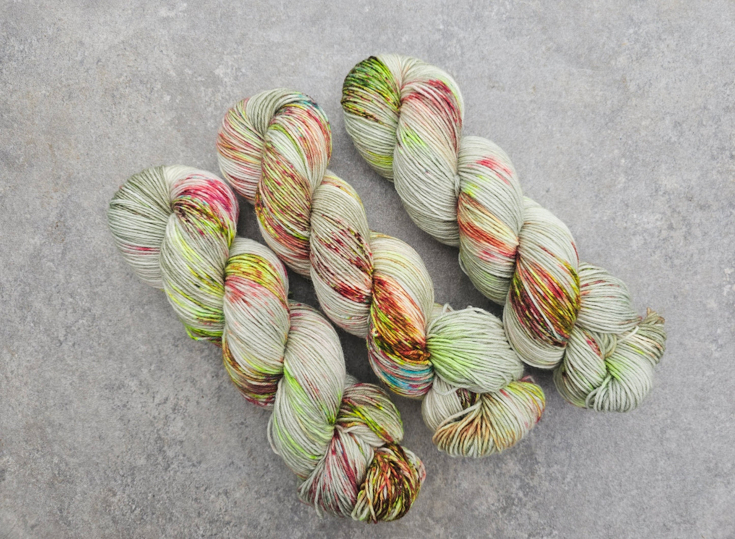 6 fach Sockenwolle 150g, handgefärbt, Tanne 2.0