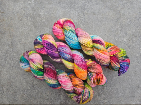 6 fach Sockenwolle 150g, handgefärbt, Oma Friede